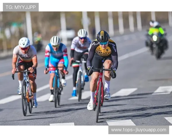 自行车赛：千里之行，不懈追求，自行车竞速赛视频